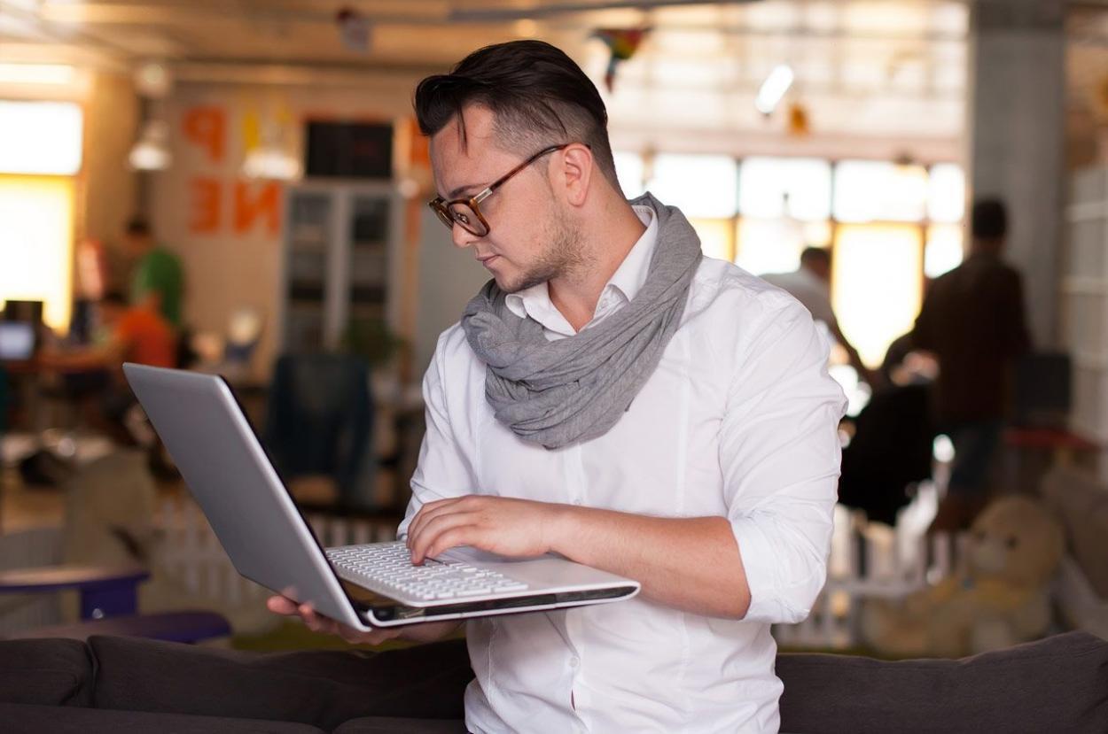 Professionelle Trainingsumgebung für nachhaltige Finanzbildung